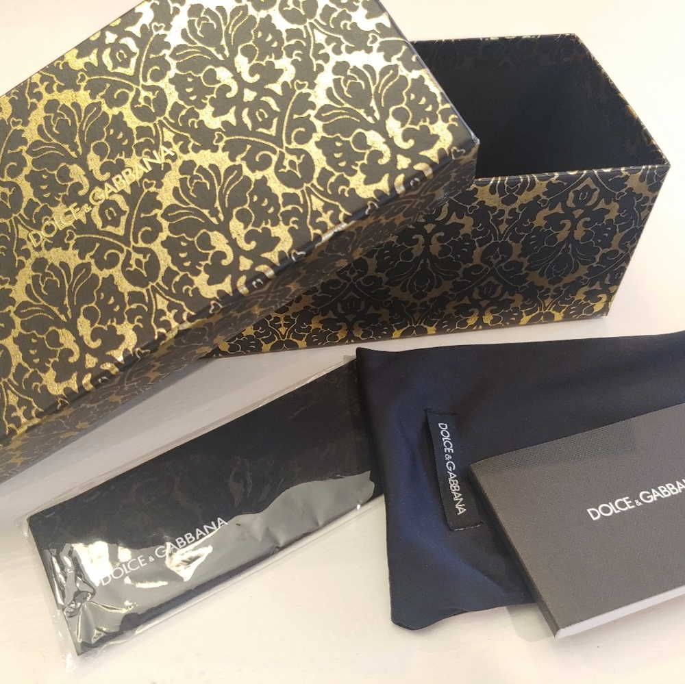 SOLD Dolce & Gabbana 53mm cat eye sunglasses NEW w case - Picture 6 of 6